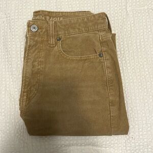 American Eagle Women’s Corduroy Mom Straight Jeans in a size 4 Regular